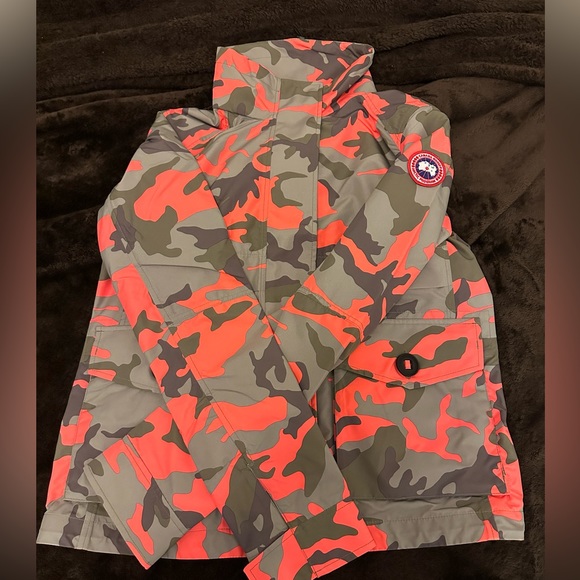 BNWT Canada Goose Elmira Jacket - Fire Bud Camo - M - Picture 6 of 9